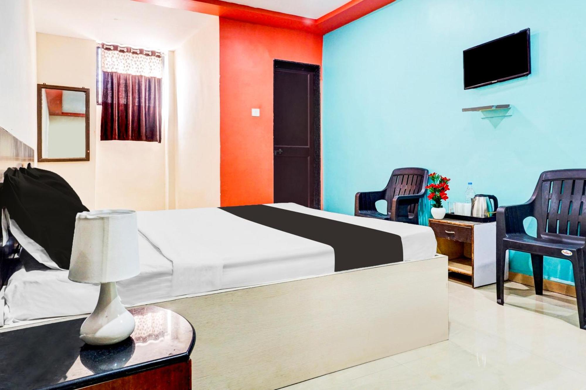 Hotel O Royal Lodge Koregaon Екстериор снимка